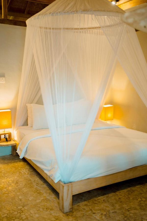Bungalow Cafe Gili Beachfront Gili Meno Exterior foto