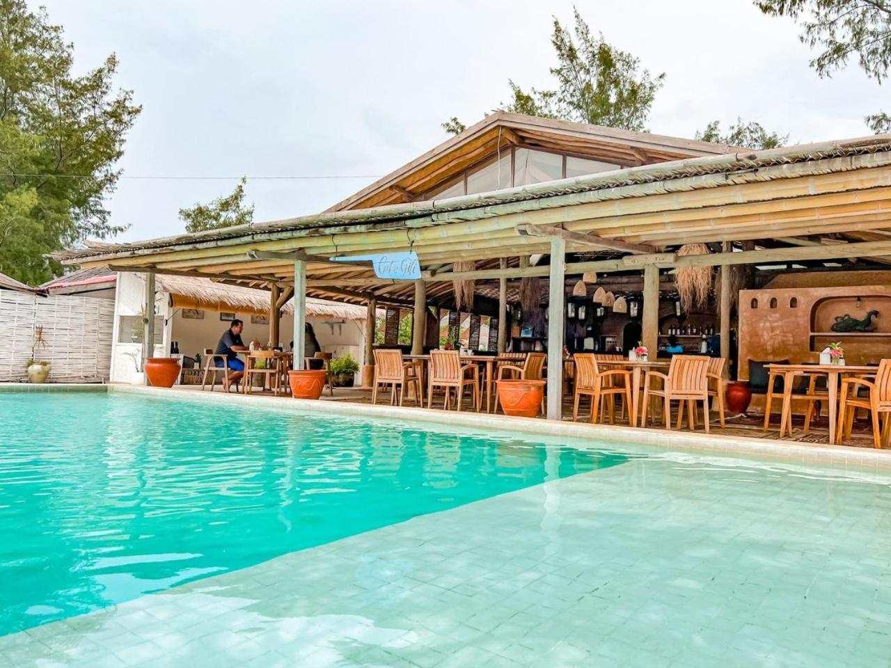 Bungalow Cafe Gili Beachfront Gili Meno Exterior foto