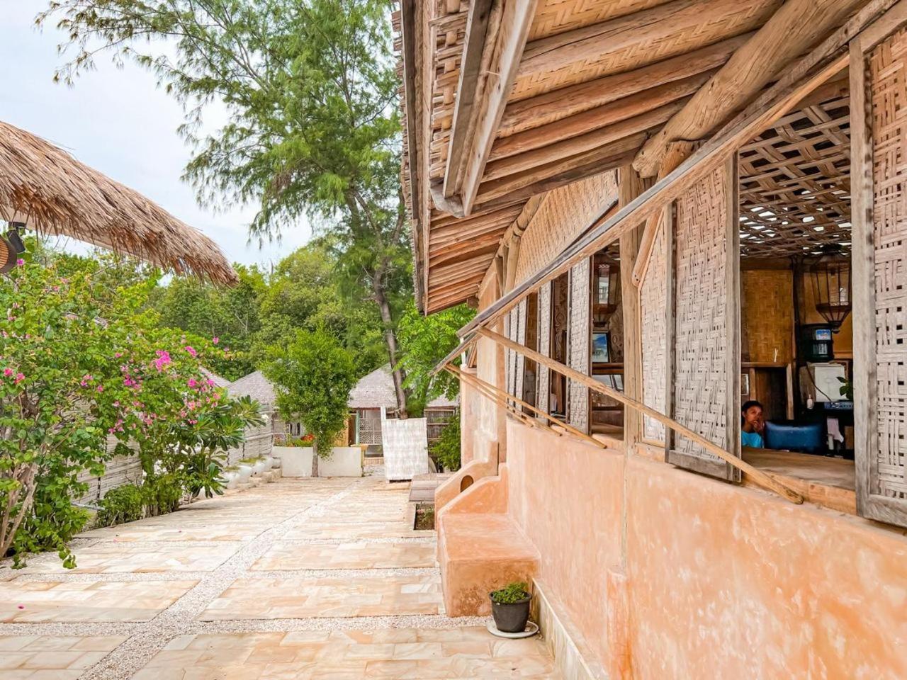 Bungalow Cafe Gili Beachfront Gili Meno Exterior foto